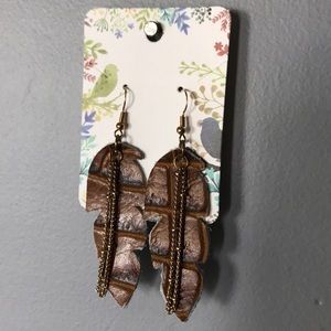 3/$20 ✨ Recycled Genuine Leather Feather Earrings